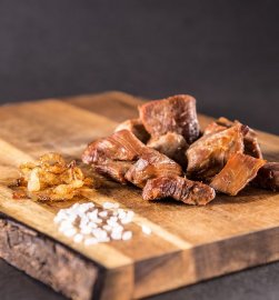 Carne tierna sobre cebolla Menú Aventura