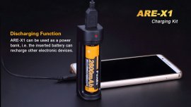 Cargador USB Fenix ARE-X1 + 18650 (2600 mAh)