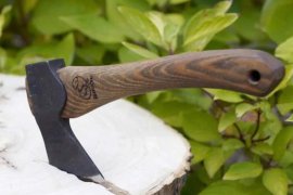 Hacha compacta BeaverCraft para tallado en madera AX1 4