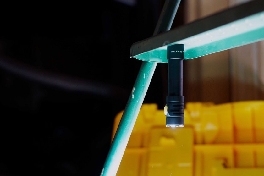 Linterna Armytek Prime C2 Pro v4 Luz Fría