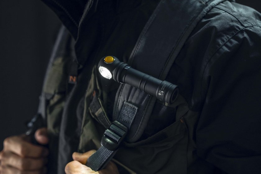 Linterna Armytek Wizard C2 Pro MAX LR luz fría
