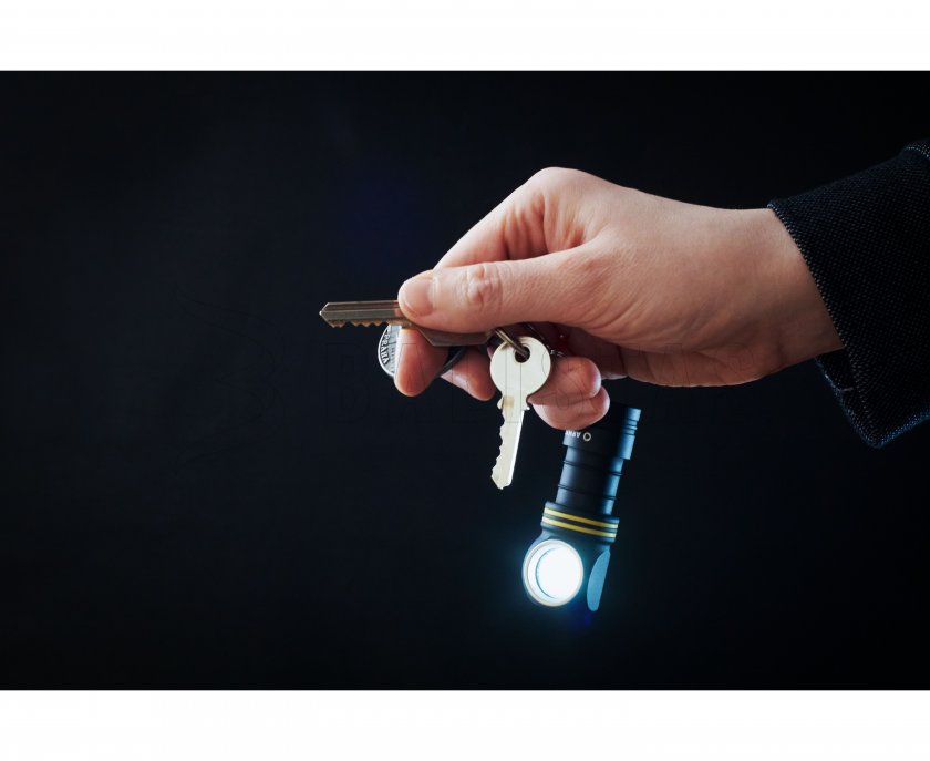 Linterna multifunción Armytek Elf C1 v2 luz cálida