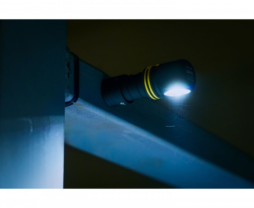 Linterna multifunción Armytek Elf C1 v2 luz cálida