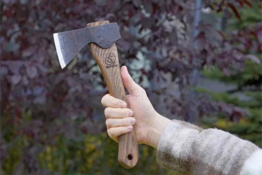 Hacha compacta BeaverCraft para tallado en madera AX1 5
