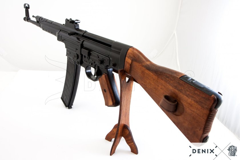 Réplica Sturmgewehr 44 con correa, Alemania 1943 3