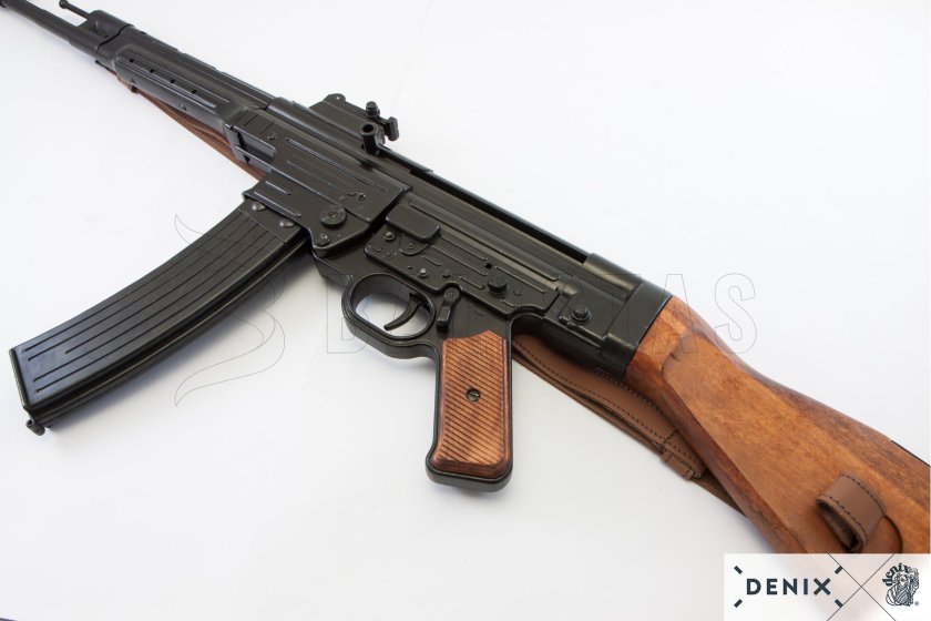Réplica Sturmgewehr 44 con correa, Alemania 1943 9