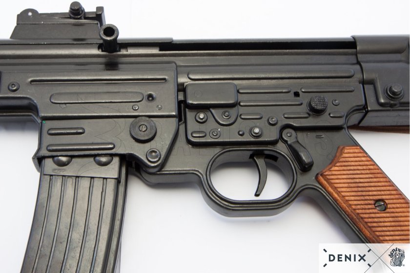 Réplica Sturmgewehr 44 con correa, Alemania 1943 11